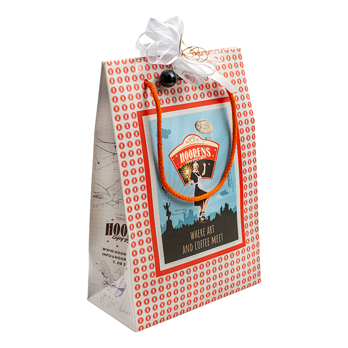 Luxe cadeauzakje Hoorens Koffie van wit kraftpapier met oranje koorden